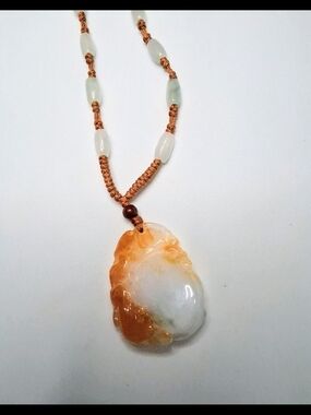 Vintage Hand Carved Animal Motif Honey Jadeite Jade Pendant Beaded Necklace